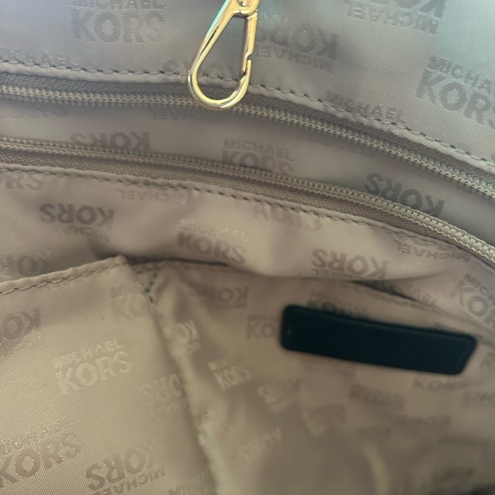 Michael Kors 2PC NWOT Admiral Paisley Jet Set Tote - Picture 6 of 12